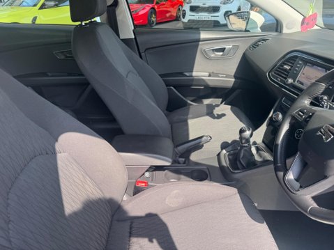 SEAT Leon 1.6 TDI CR SE Euro 5 (s/s) 5dr 23