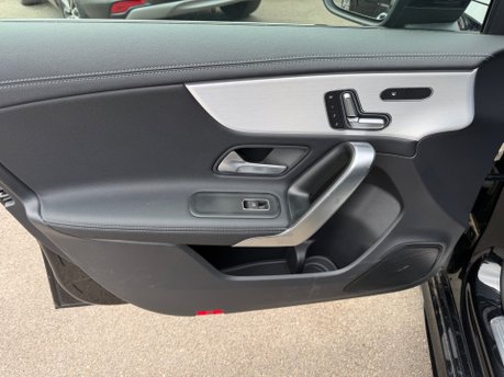 Mercedes-Benz A Class AMG A 35 4MATIC PREMIUM PLUS MHEV 51