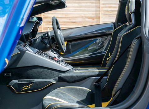 Lamborghini Aventador SV LP750-4 Roadster 15