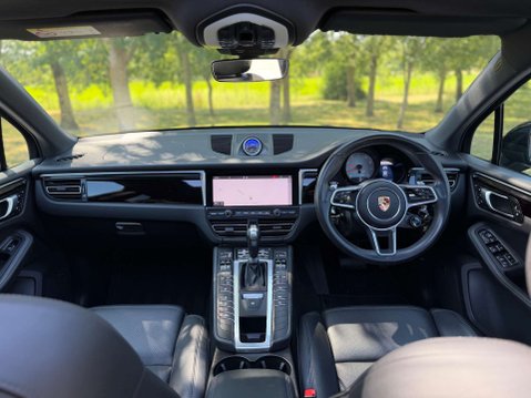 Porsche Macan 3.0 Macan S Semi-Auto 4WD 5dr 43