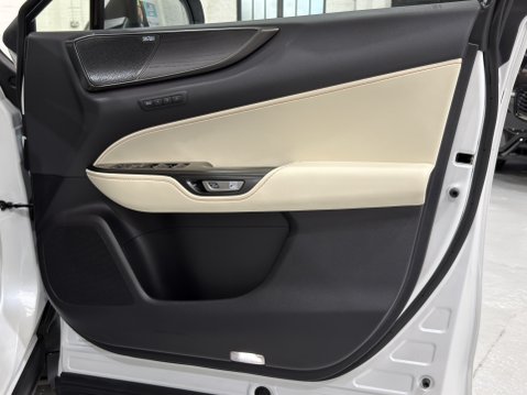 Lexus NX 450H PLUS TAKUMI Pan Roof + Mark Levinson Sound 70