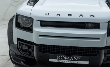 Land Rover Defender 90 V8 P525 URBAN 32