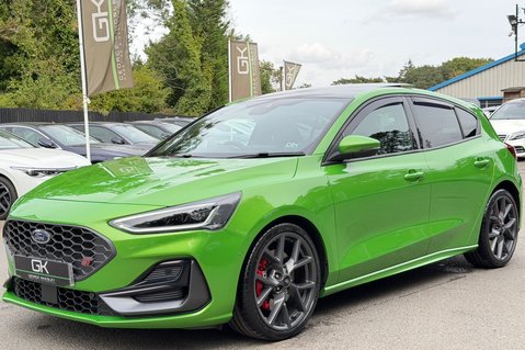 Ford Focus ST -PAN ROOF -PARKING/PERFORMANCE/ASSIST PACKS -HUD -B&O - MEAN GREEN 11