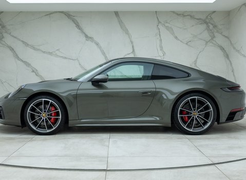 Porsche 911 Carrera 4S (992) 2