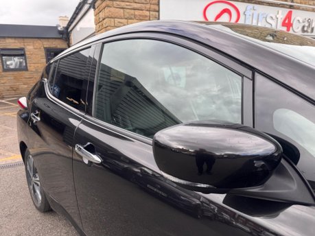 Nissan LEAF N-CONNECTA 9