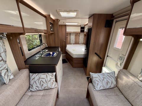 Bailey Unicorn Valencia 18