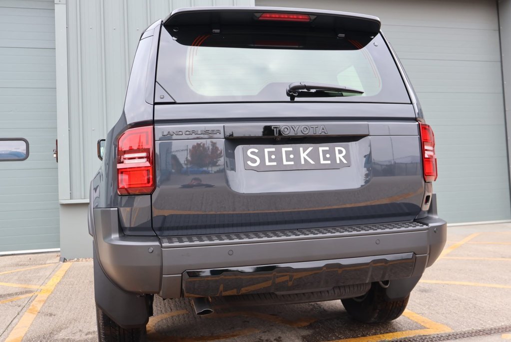 Toyota Land Cruiser BRAND NEW COMMERCIAL WITH A OEM REAR SEAT CONVERSION 5