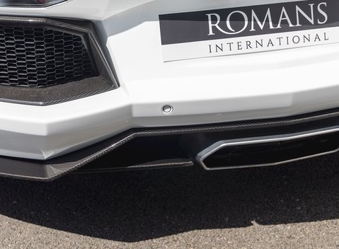 Lamborghini Aventador LP700-4 Roadster 29