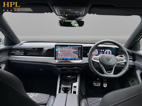 Volkswagen Passat 1.5 TSI eHybrid 19.7kWh R-Line Estate 5dr Petrol Plug-in Hybrid DSG Euro 6 19