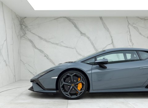 Lamborghini Huracan LP640-2 Tecnica 29