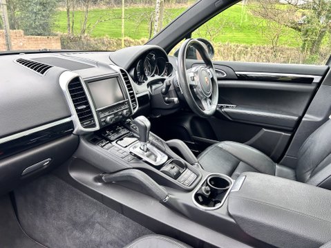 Porsche Cayenne PLATINUM EDITION D V6 TIPTRONIC 17