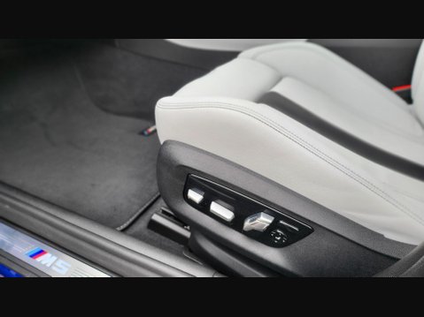 BMW M5 M5 COMPETITION 12