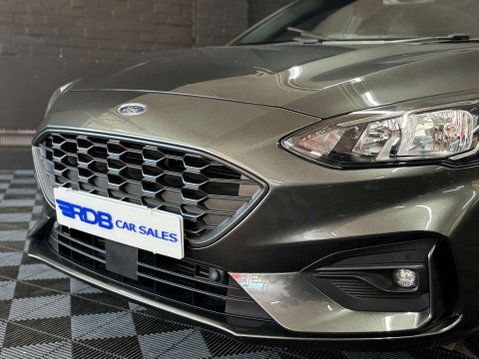 Ford Focus 1.5 Focus ST-Line X 5dr 4