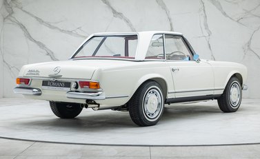 Mercedes-Benz 280 SL W113 Pagoda 7