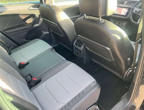 Volkswagen Tiguan 2.0 Tiguan R-Line Tech TDI Semi-Auto 5dr 44