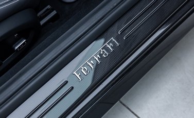 Ferrari GTC4 Lusso V12 31