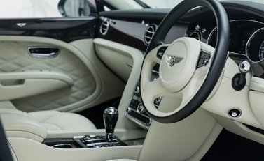 Bentley Mulsanne V8 SPEED 13