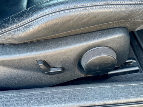 Mercedes-Benz E Class E220 BLUETEC AMG LINE 23