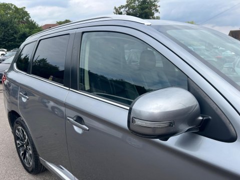 Mitsubishi Outlander 2.0h 12kWh 4hs CVT 4WD Euro 6 (s/s) 5dr 14