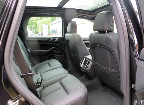 Porsche Cayenne S Diesel 10
