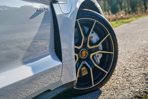 Porsche Taycan Performance Plus 93.4kWh 6