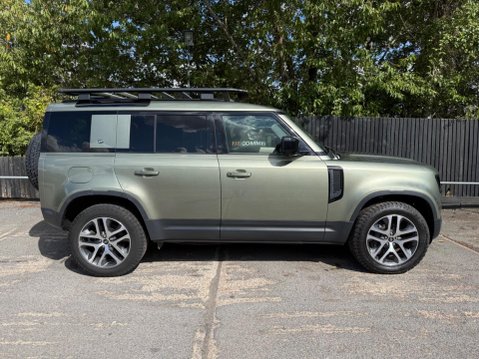 Land Rover Defender HSE MHEV 10