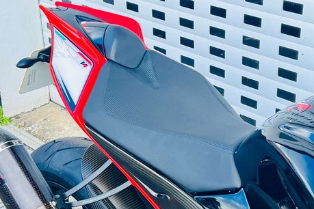 Aprilia RSV RSV 4 Factory 12