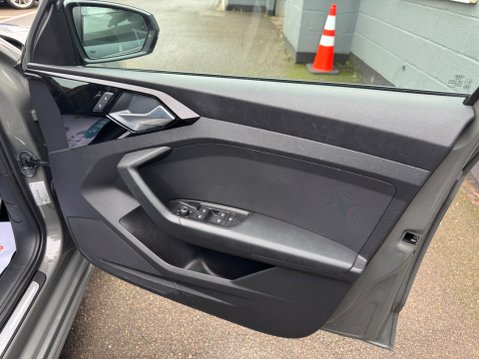 Audi A1 S LINE 35 TFSI S-A 51