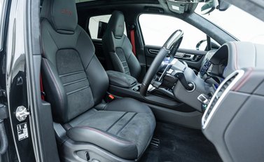 Porsche Cayenne GTS 9