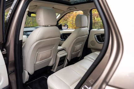 Land Rover Discovery Sport TD4 HSE LUXURY 31