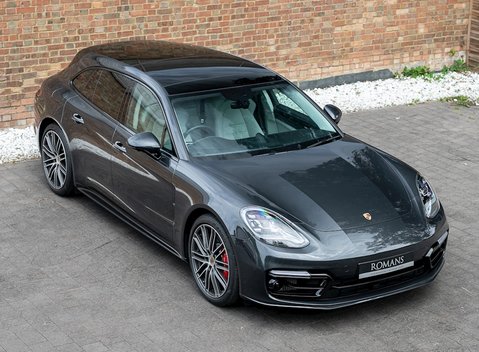 Porsche Panamera Turbo Sport Turismo 8