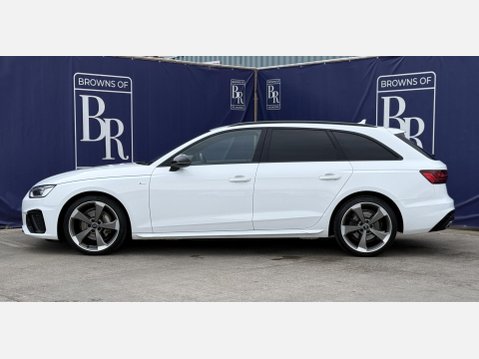 Audi A4 2.0 TDI 40 Black Edition Estate 5dr Diesel S Tronic quattro Euro 6 (s/s) (1 8