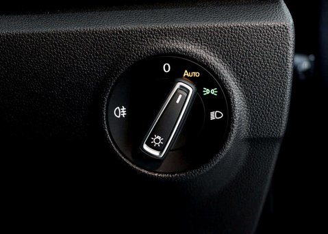 Volkswagen T-Roc 1.5 T-Roc R-Line TSI Semi-Auto 5dr 38