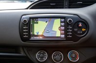 Toyota Yaris VVT-I ICON TECH 27