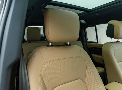 Land Rover Defender 110 D250 X-DYNAMIC HSE 15