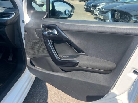 Peugeot 208 1.2 PureTech Signature Euro 6 (s/s) 5dr 25