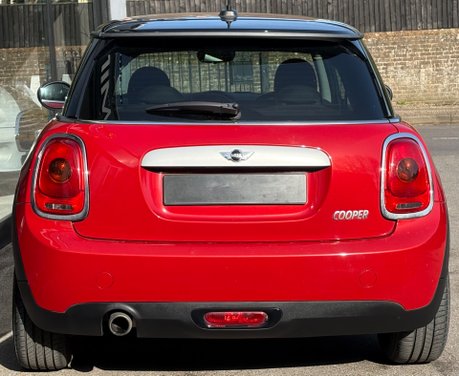 Mini Hatch Cooper 1.5 Automatic Chili / Media XL 3 door - SAT NAV - CONNECTED 7