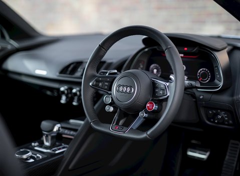 Audi R8 V10 Plus 11
