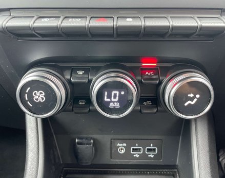 Renault Captur 1.0 Captur Iconic Edition TCe 5dr 42