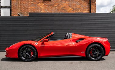Ferrari 488 SPIDER 3