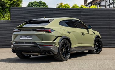 Lamborghini Urus PERFORMANTE 4