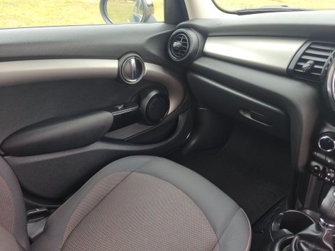 Mini Hatch 1.5 Cooper Auto Euro 6 (s/s) 5dr 35