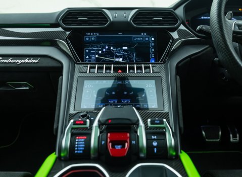 Lamborghini Urus PEARL CAPSULE 23