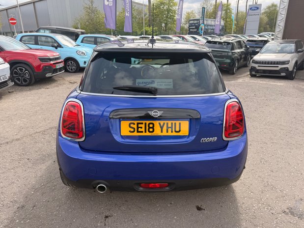 Mini Hatch COOPER 6