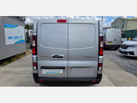 Renault Trafic SPORT LL30 L2 H1 LWB 2.0 DCI 130ps EU6 3