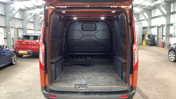 Ford Transit Custom AUTO SWB L1H1 Low Roof 300 Air Con Alloys Sensors Cam EURO 6 5