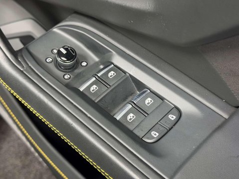 Lamborghini Urus 4.0 V8 BiTurbo SUV 5dr Petrol Auto 4WD Euro 6 (650 ps) 60