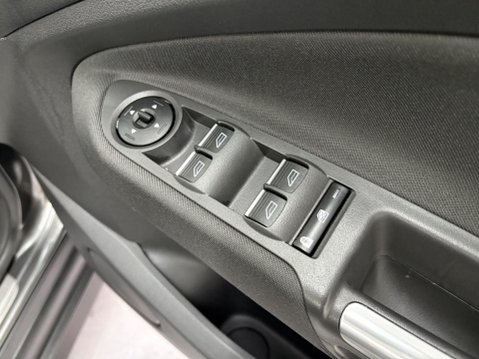 Ford C-Max 2.0 TDCi Titanium Powershift Euro 6 (s/s) 5dr (Nav) 17