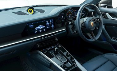 Porsche 911 (992) Carrera S 14