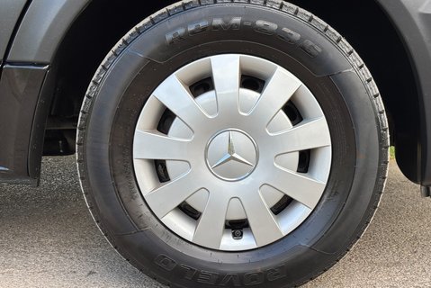Mercedes-Benz Sprinter 319 V6 Cdi Lwb Hr Panel Van - Air Con / Twin Side Doors / Rear Camera 32
